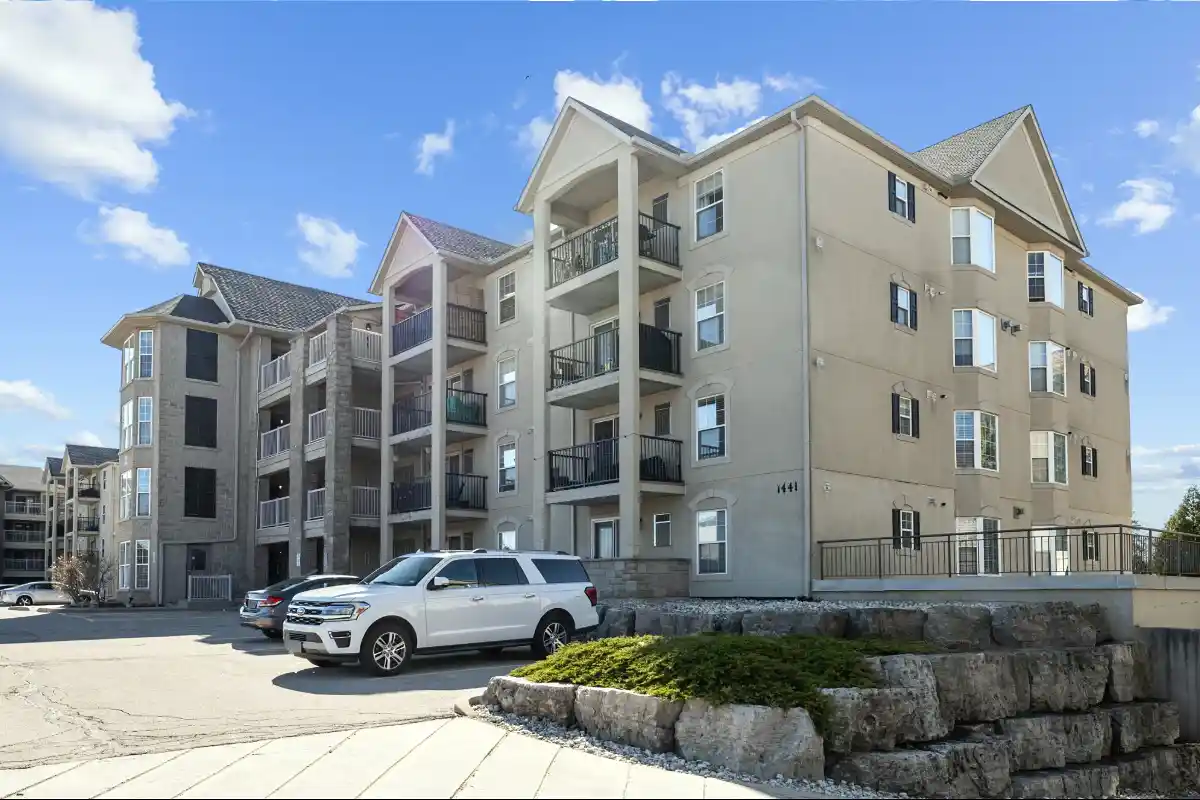 1411-1451 Walkers Line, Burlington - Wedgewood Condominiums